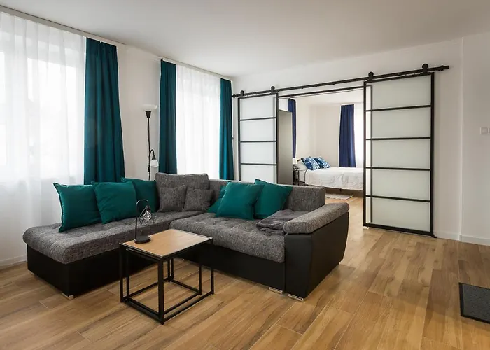 Apartsw241 * 옐레니아구라