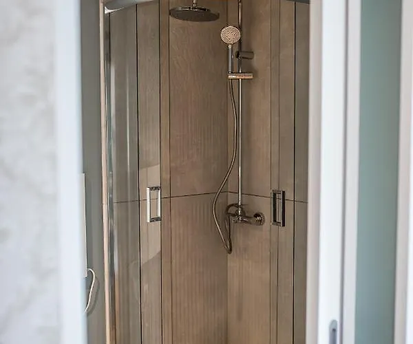 Apartsw241 아파트 옐레니아구라